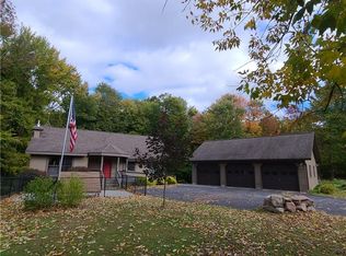 26 Schilly Rd, Central Square, NY 13036