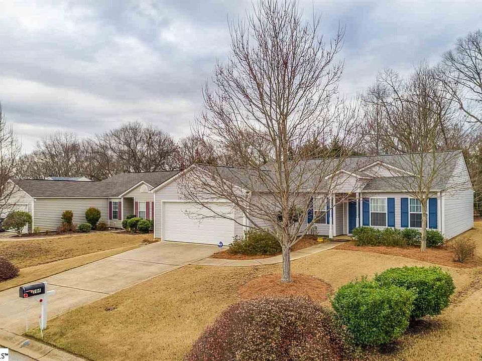 1st image of 104 Willow Bend Dr