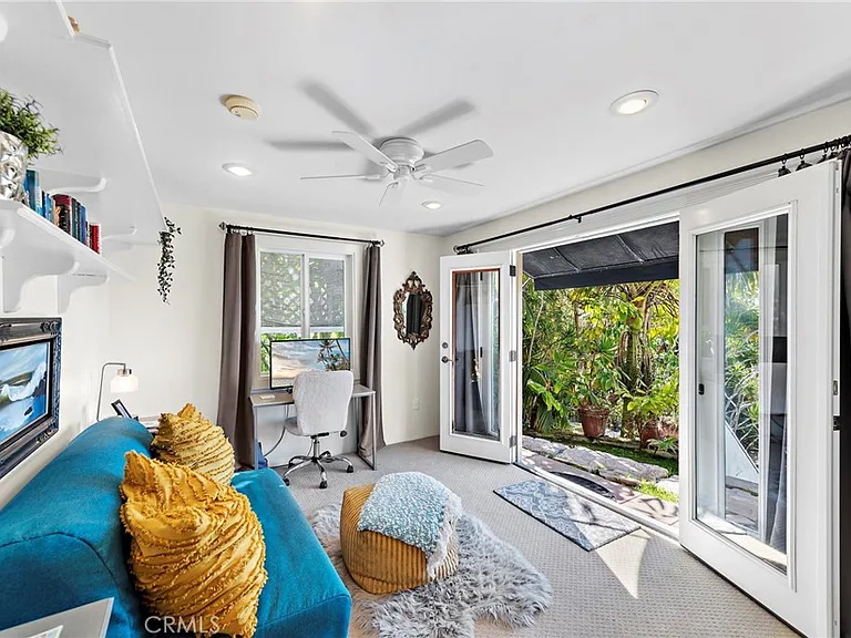 875 Coast View Dr — Photo 28