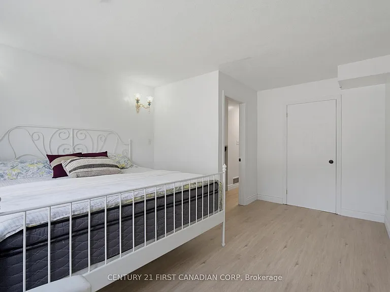 761 Blacksmith St — Photo 15