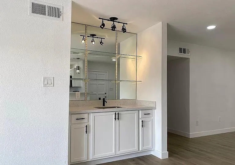 4950 N Miller Rd #136 — Photo 3