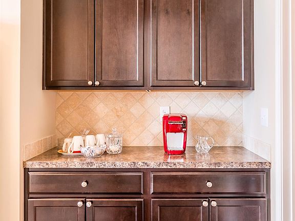4th image of 4648 Larkhill Ln