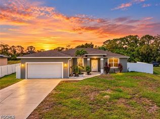 6027 Acorn Cir, Labelle, FL 33935