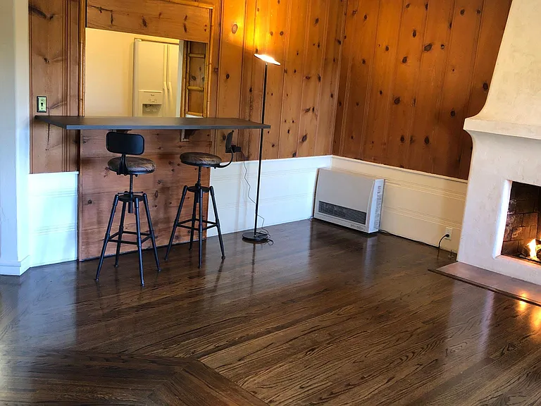 449 Florence Ave — Photo 4