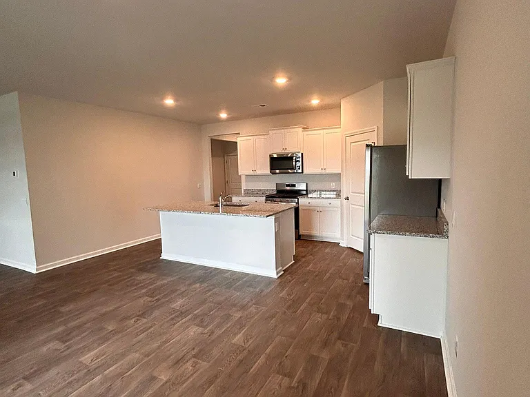 477 Lake Ridge Blvd — Photo 15