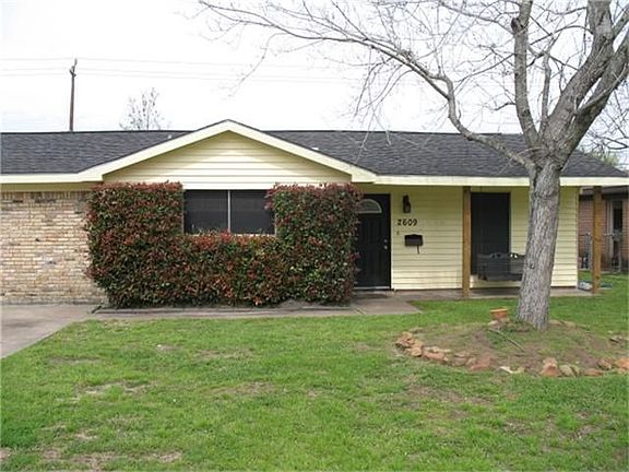 2nd image of 2609 Hillshire Dr