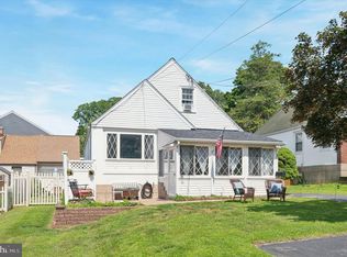 555 Grand Ave, Havertown, PA 19083
