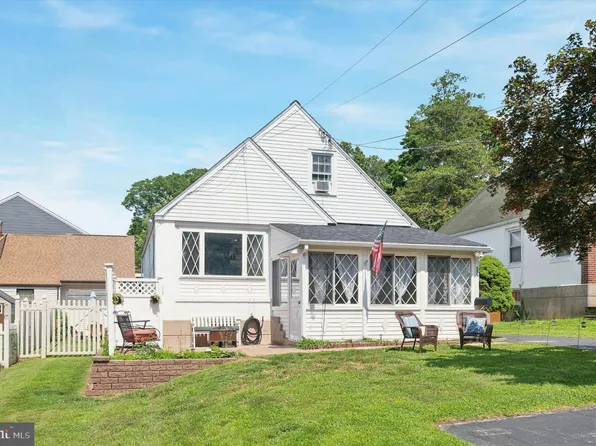 555 Grand Ave, Havertown, PA 19083