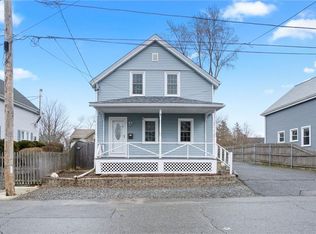 52 Smith St, Riverside, RI 02915