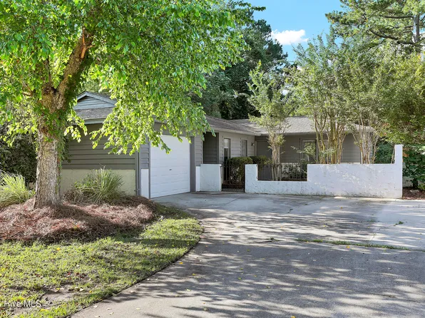 104 Holly Tree Lane, Hampstead, NC 28443