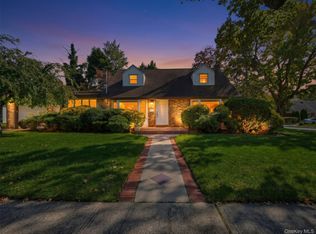 2 Bixley Drive, New Hyde Park, NY 11040