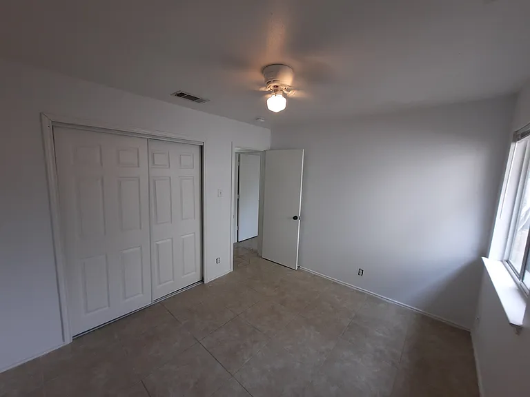 1335 Cougar Country — Photo 24