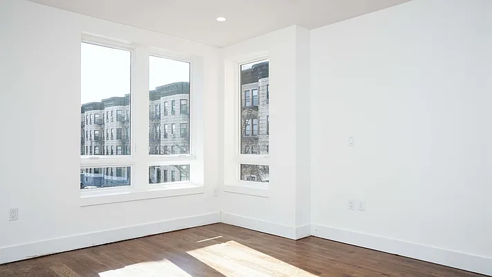 Rented by Nooklyn NYC LLC | media 111