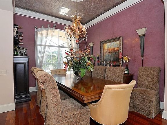 3rd image of 654 Caledonia Pl