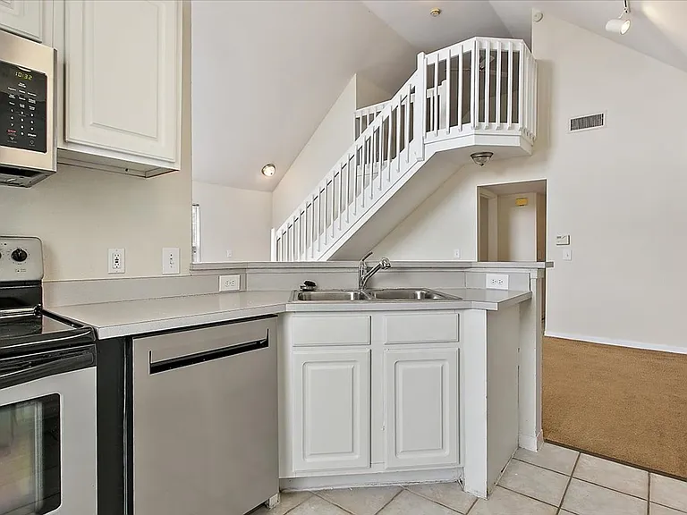 13703 Richmond Park Dr N #1706 — Photo 7