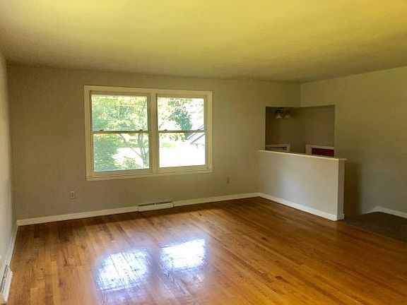 2nd image of 206 Winthrop Dr