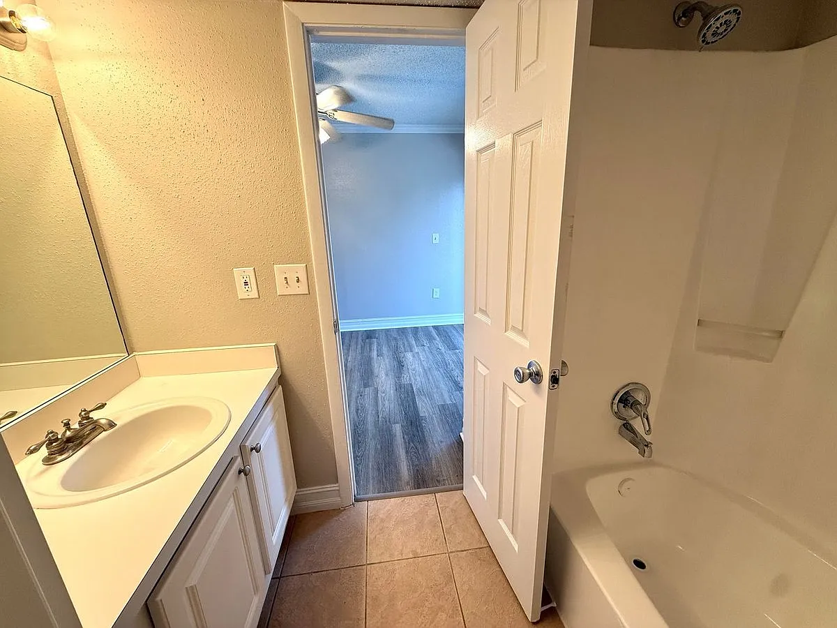 122 Water Front Way - Unit 220 — Photo 2