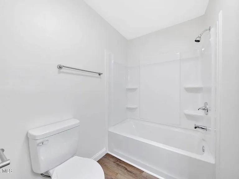 528 Parrish Ln — Photo 13