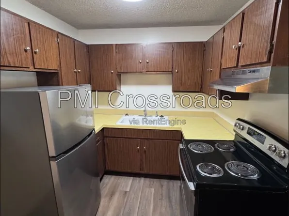1560 20th St #1, Cuyahoga Falls, OH 44223