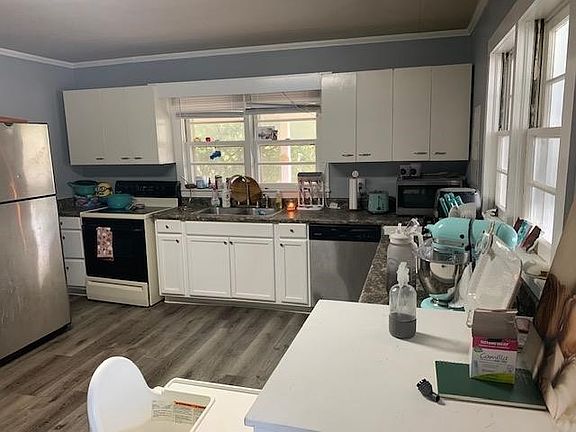 3rd image of 50 Blossom St