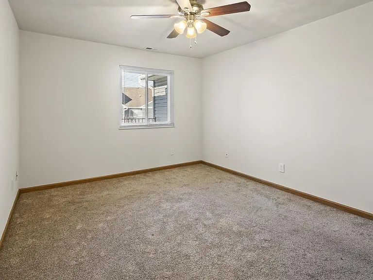 2213 Rockwood Dr — Photo 21