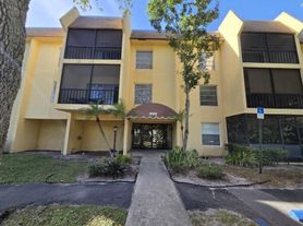 490 NW 20th St, Boca Raton, FL