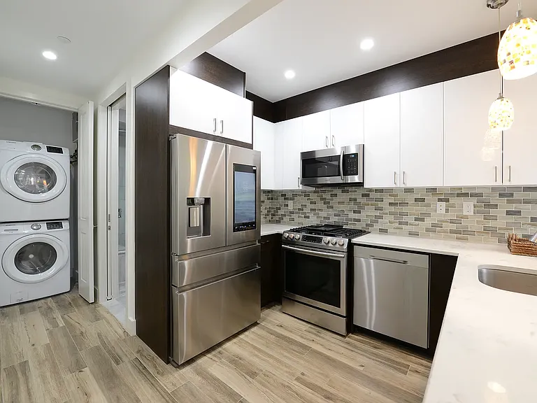 710 Grand St #4R — Photo 1