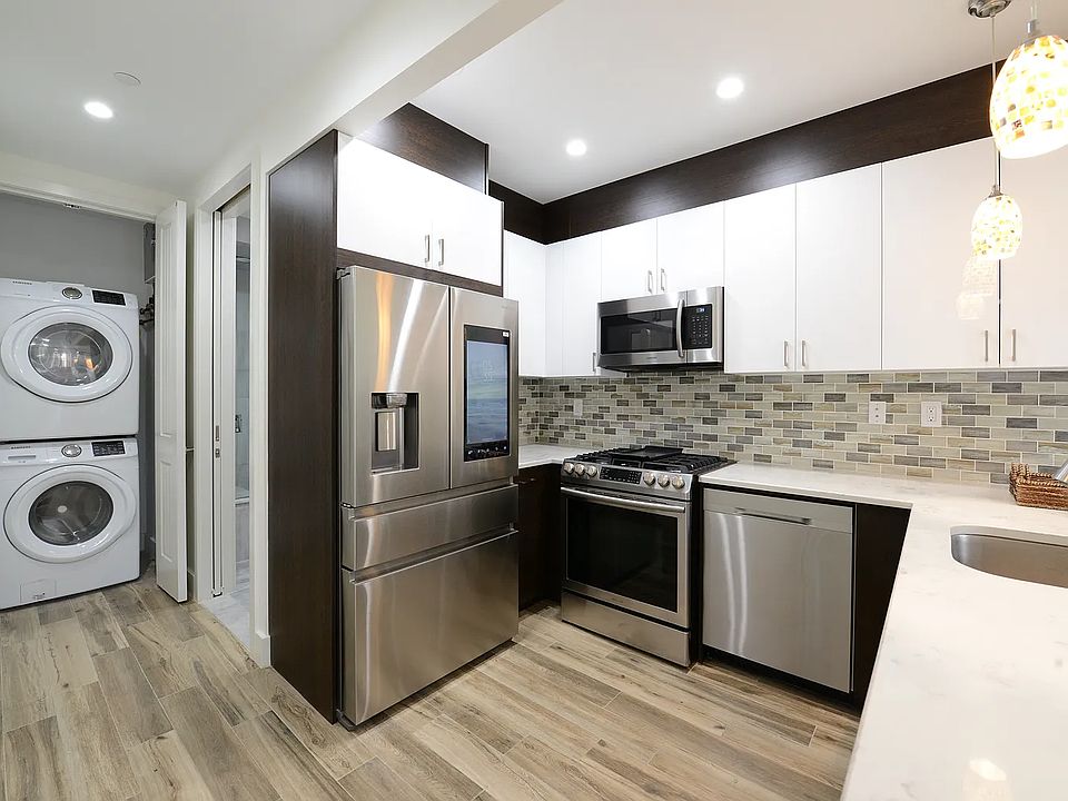 1st image of 710 Grand St APT 4R