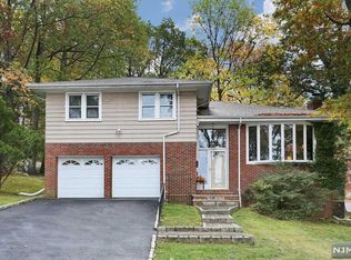 428 Fairway Dr, Leonia, NJ 07605