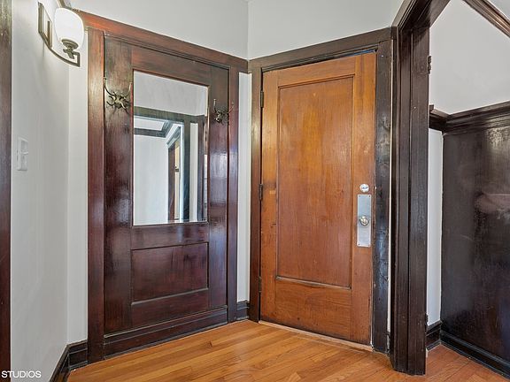 2nd image of 1202 W Waveland Ave #3