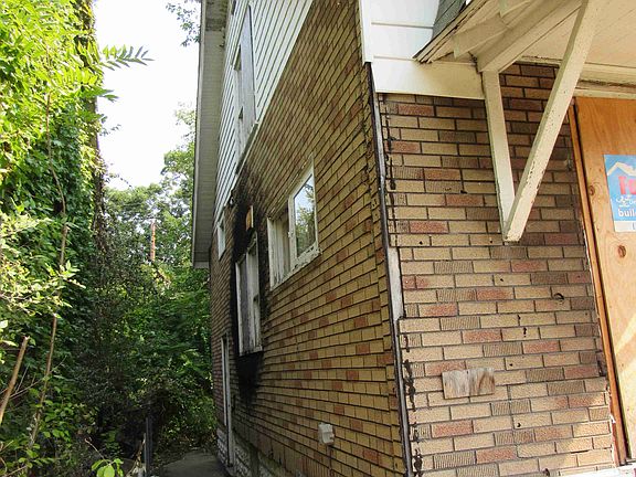 15738 Greenlawn