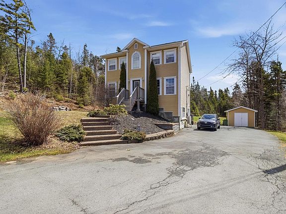 3rd image of 130 Snowberry Ct