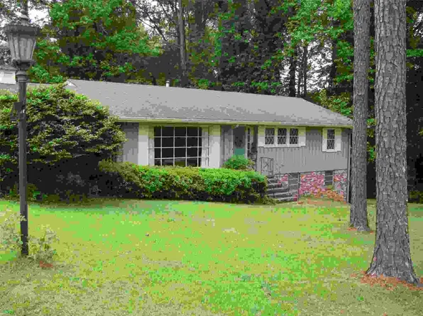 215 Harrell Cir, Barnesville, GA 30204