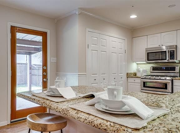 5th image of 3510 Woodleigh Dr