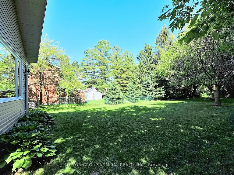 62 May Ave — Photo 44