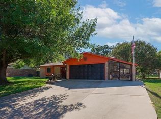 1008 Gladstone Ave, Azle, TX 76020