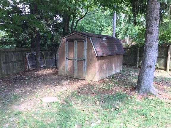 5th image of 3309 Latonia Ct