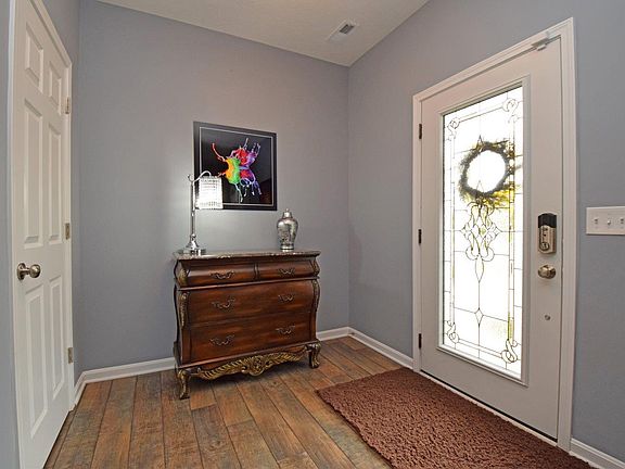 4th image of 973 London Ct