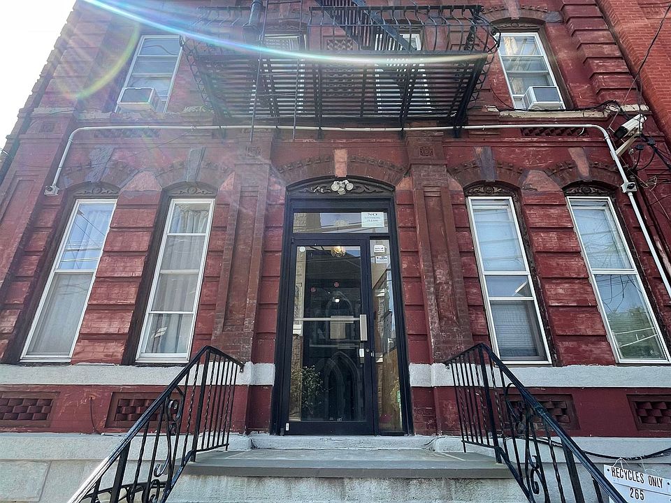 1st image of 265 Baldwin Ave APT 3R