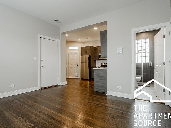 4th image of 2945 W Diversey Ave Unit 1W