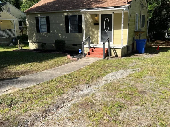 521 Ijams St, Fayetteville, NC 28301