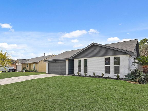 2nd image of 2015 Ridge Hollow Dr