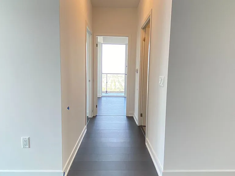 105 Oneida Cres #2205 — Photo 11