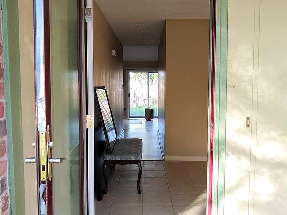 4th image of 1622 Hilton Head Dr