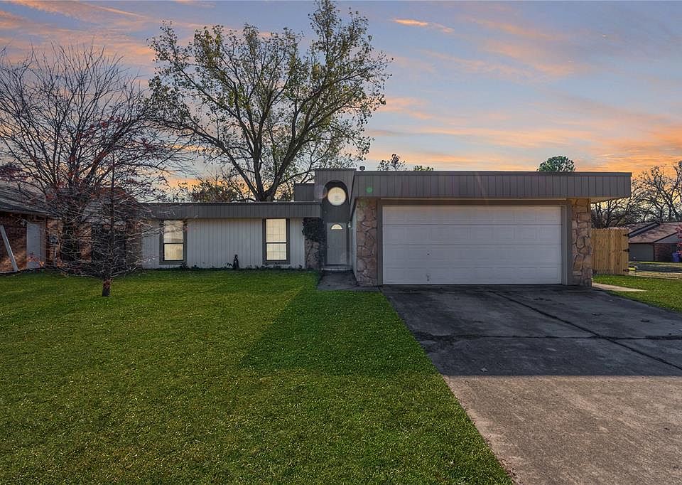1st image of 1808 Oakhollow Dr