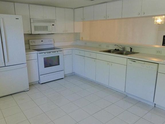 5th image of 1101 Pinellas Bayway S APT 403