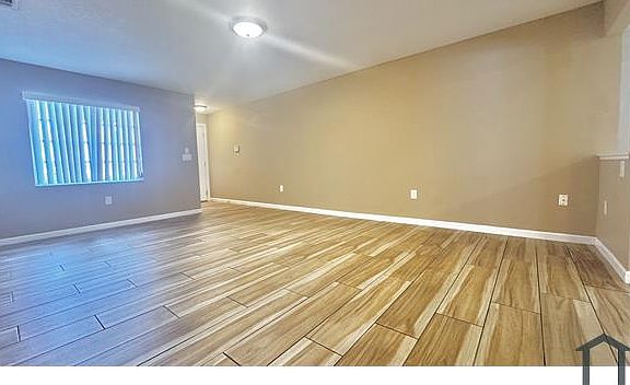 3rd image of 2309 Lakeshore Blvd