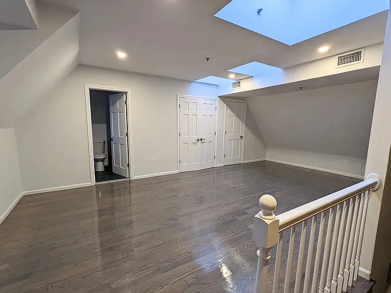 1405 Beacon St #1 — Photo 4