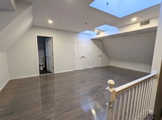 1396 Beacon St #6, Brookline, MA 02446