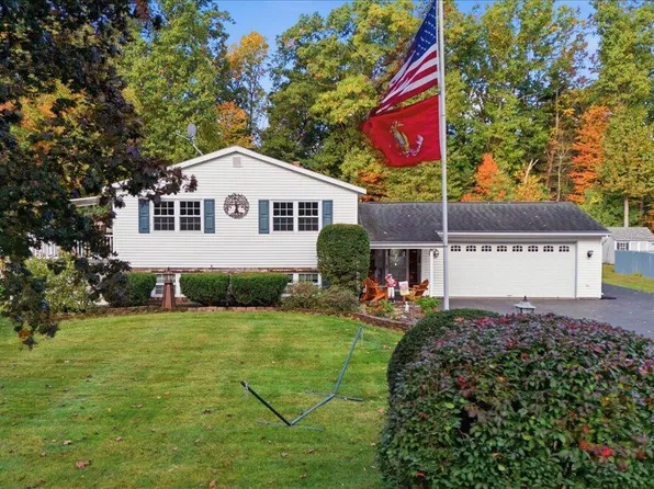 32 Van Tassell Lane, Ballston Spa, NY 12020